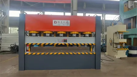Prensa hidráulica de estampación para puertas metálicas